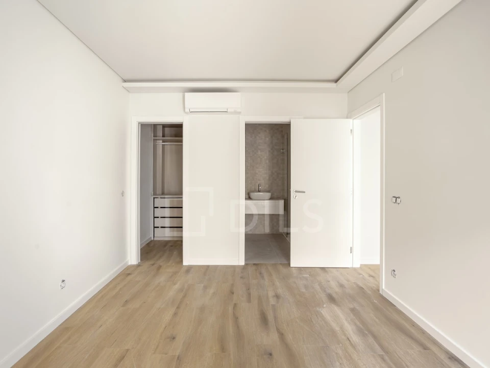 Apartamento T4 para Venda em Almada, Cova da Piedade, Pragal e Cacilhas Foto 27