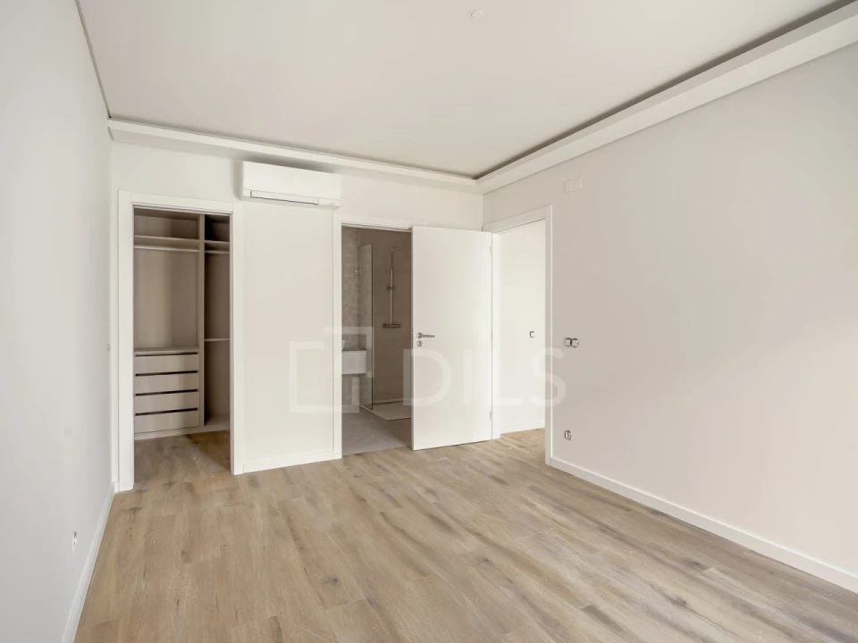 Apartamento T4 para Venda em Almada, Cova da Piedade, Pragal e Cacilhas Foto 28