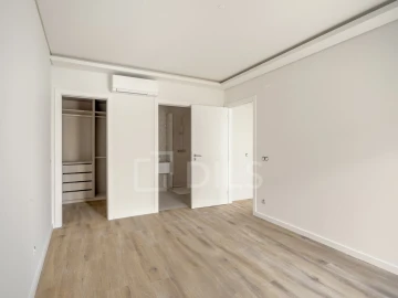 Apartamento T4 para Venda em Almada, Cova da Piedade, Pragal e Cacilhas