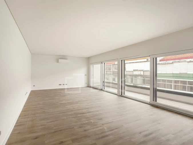 Apartamento T4 para Venda em Almada, Cova da Piedade, Pragal e Cacilhas Foto 6