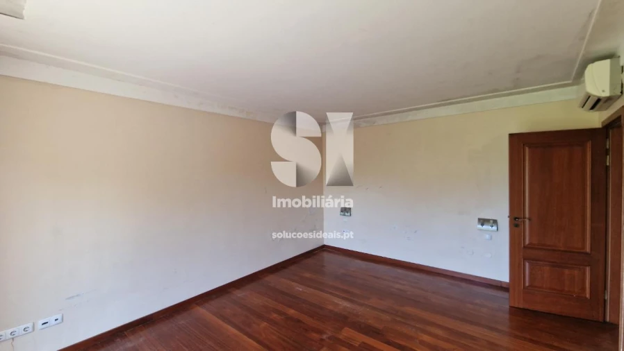 Moradia T5 para Venda em Rebordosa Foto 30