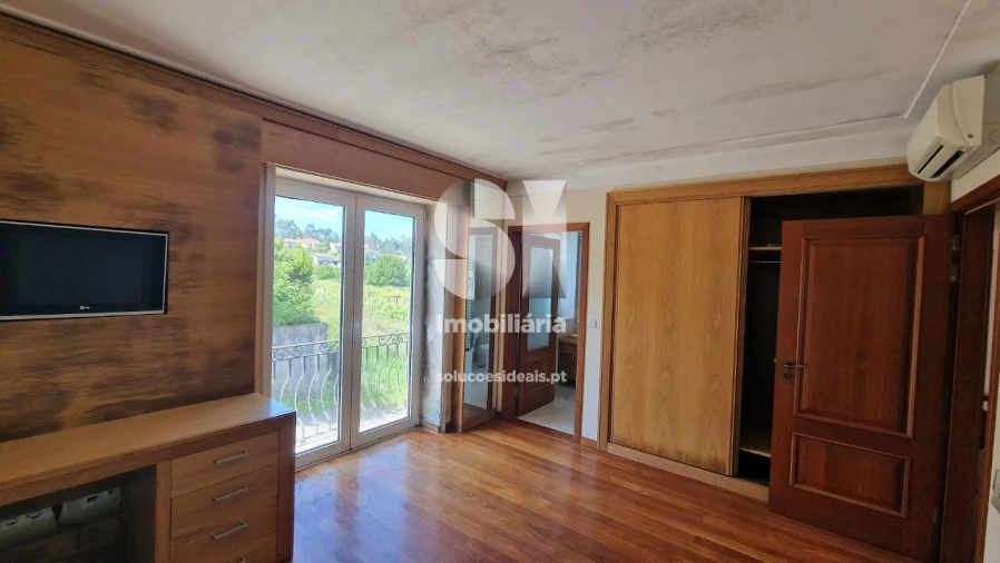 Moradia T5 para Venda em Rebordosa Foto 32