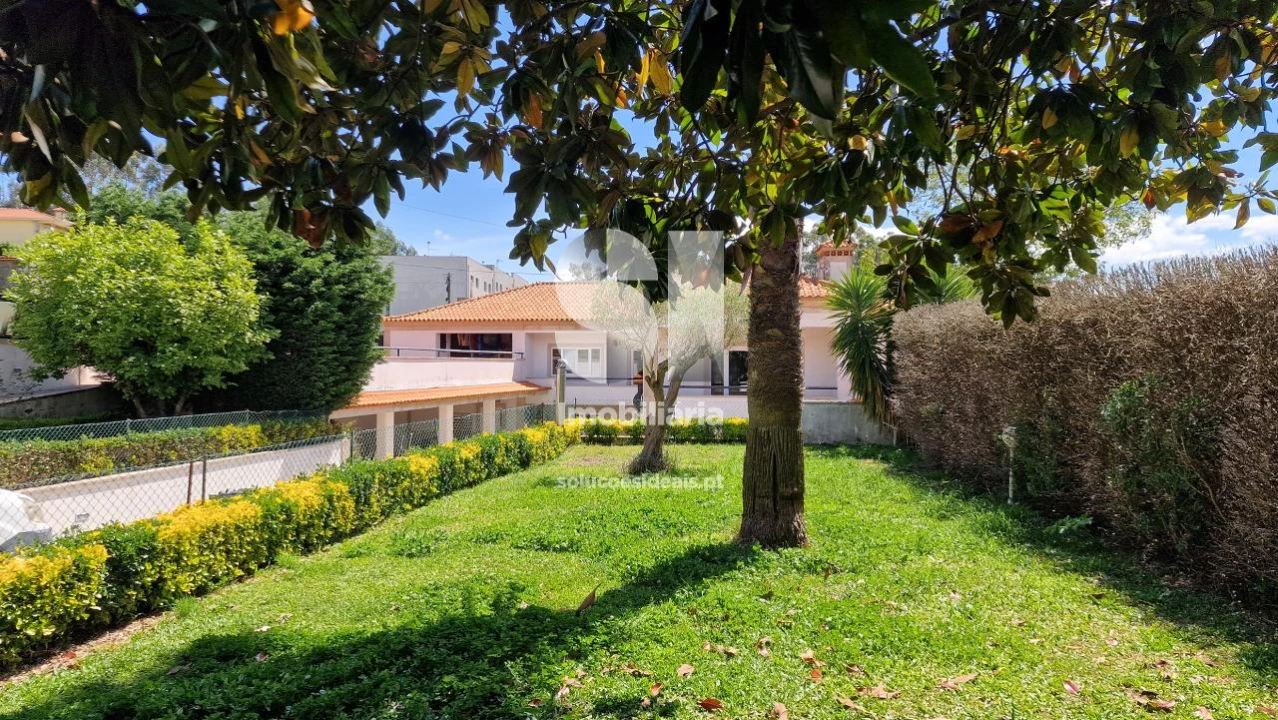 Moradia T5 para Venda em Rebordosa Foto 4