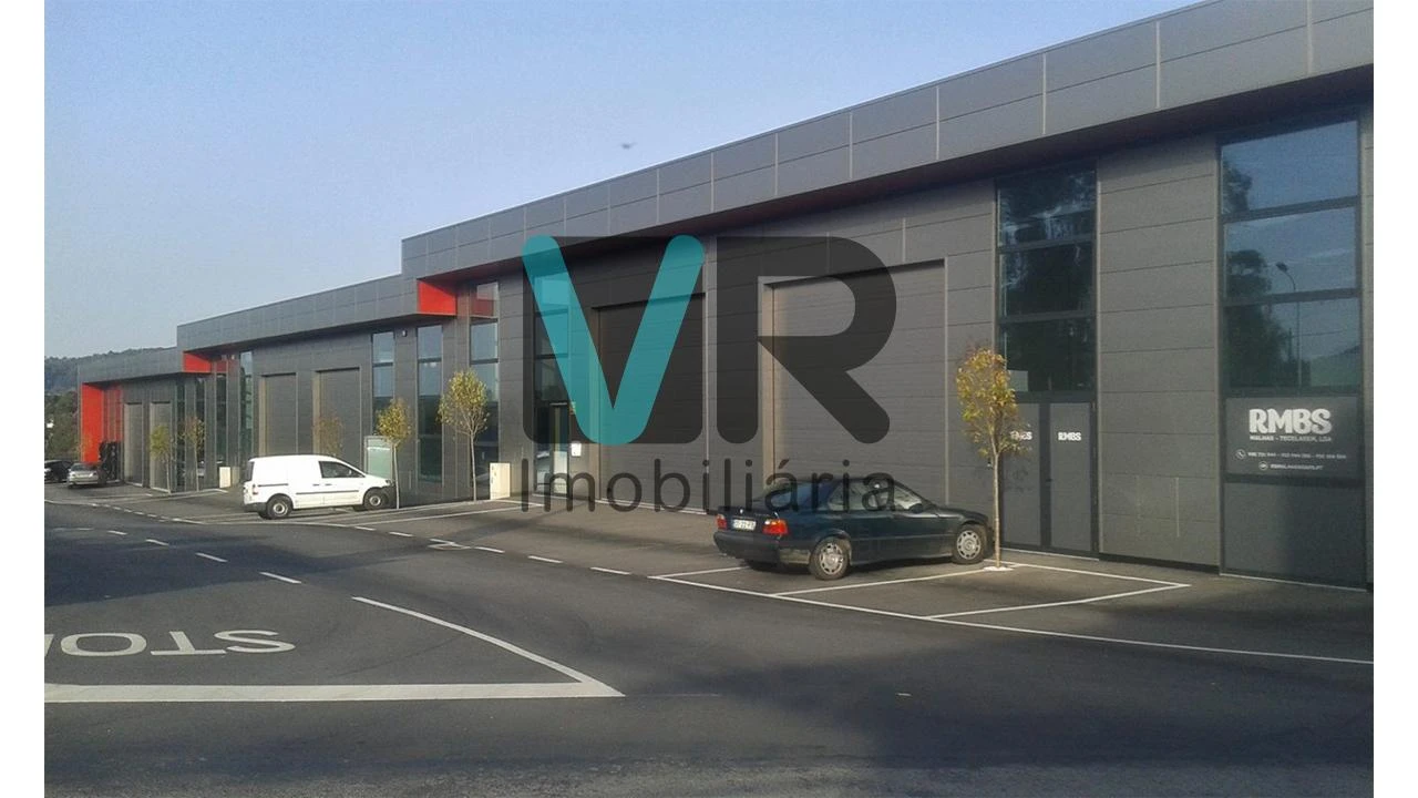 Armazém para Arrendamento em Carreira e Fonte Coberta Foto 3