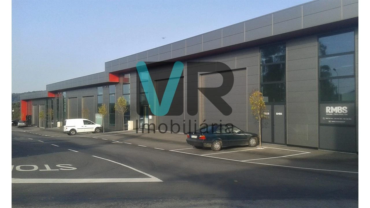 Armazém para Arrendamento em Carreira e Fonte Coberta Foto 3