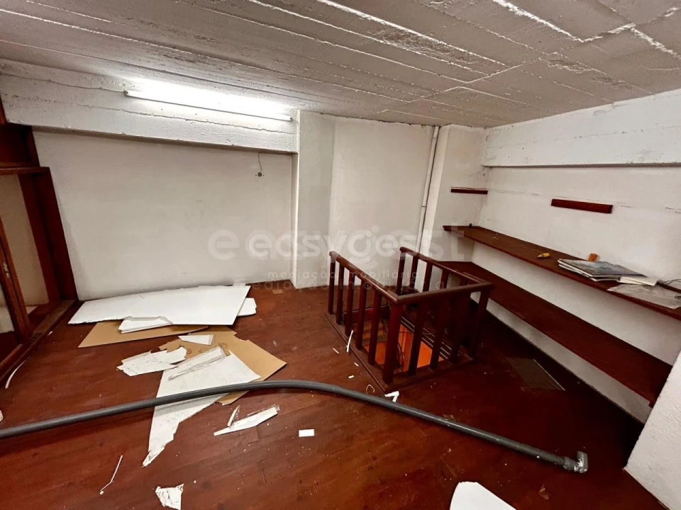 Loja para Venda em Póvoa de Santa Iria e Forte da Casa Foto 7