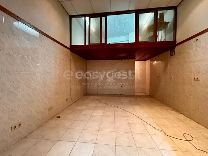Loja para Venda em Póvoa de Santa Iria e Forte da Casa Foto 1