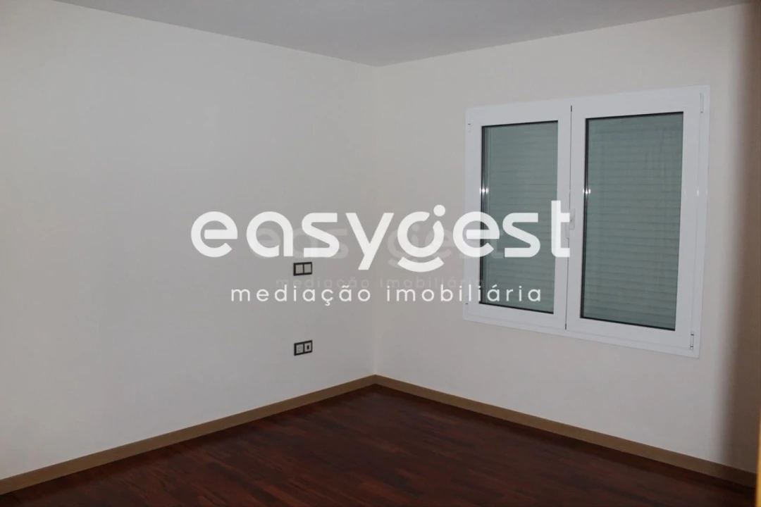 Moradia T7 para Venda em Bidoeira de Cima Foto 23