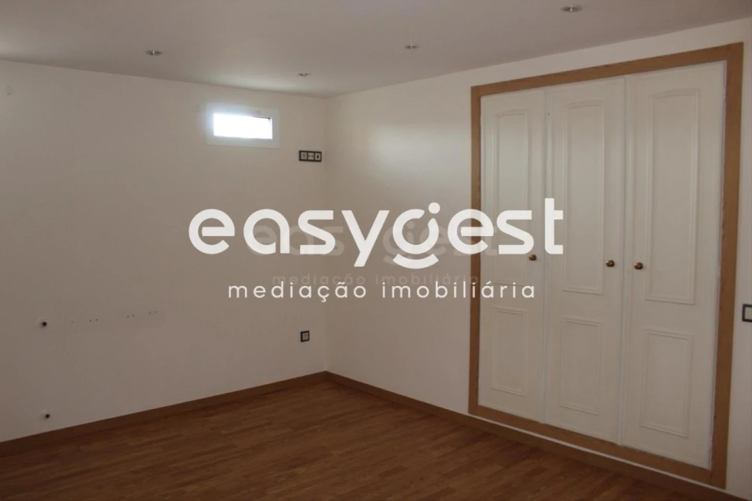 Moradia T7 para Venda em Bidoeira de Cima Foto 25