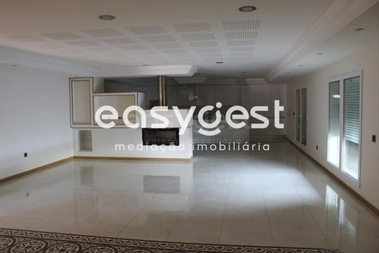 Moradia T7 para Venda em Bidoeira de Cima Foto 8