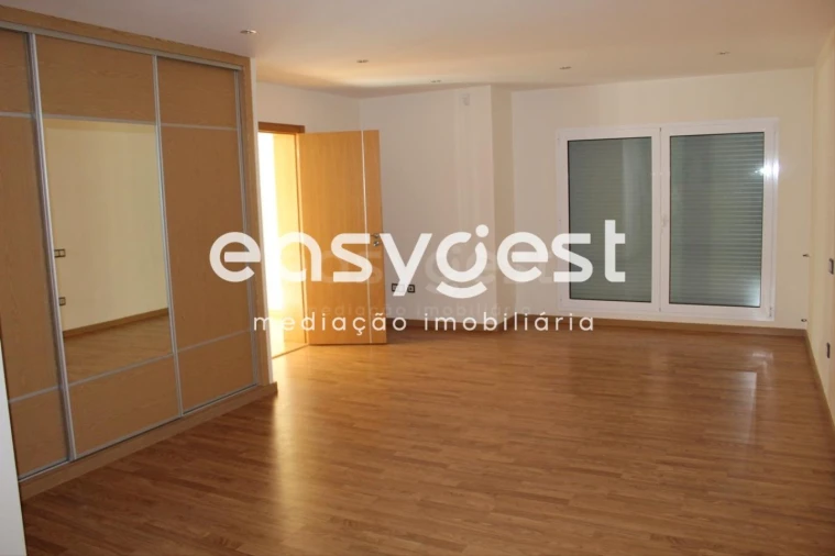 Moradia T7 para Venda em Bidoeira de Cima Foto 18