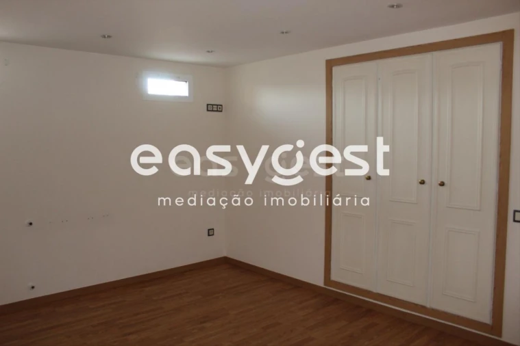 Moradia T7 para Venda em Bidoeira de Cima Foto 25