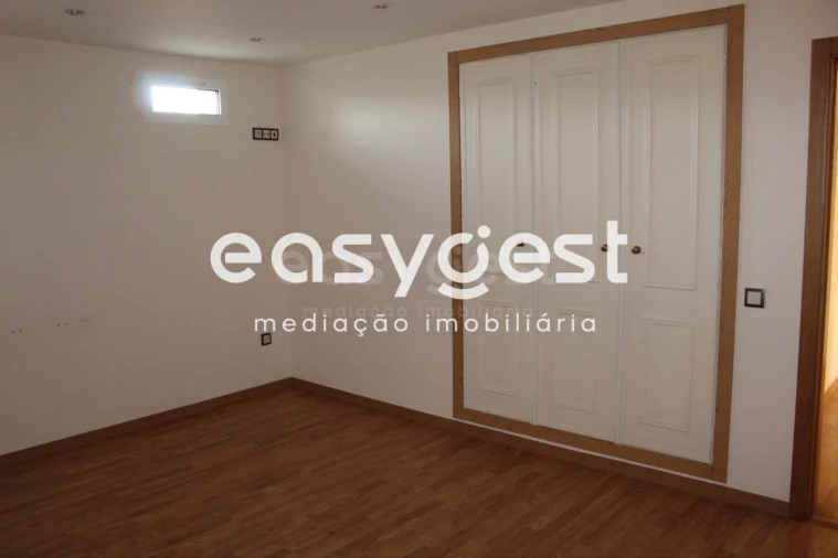 Moradia T7 para Venda em Bidoeira de Cima Foto 26