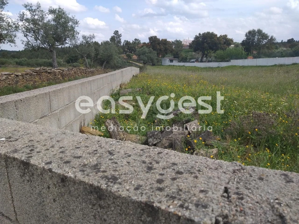 Terreno para Venda em Benquerenças Foto 12