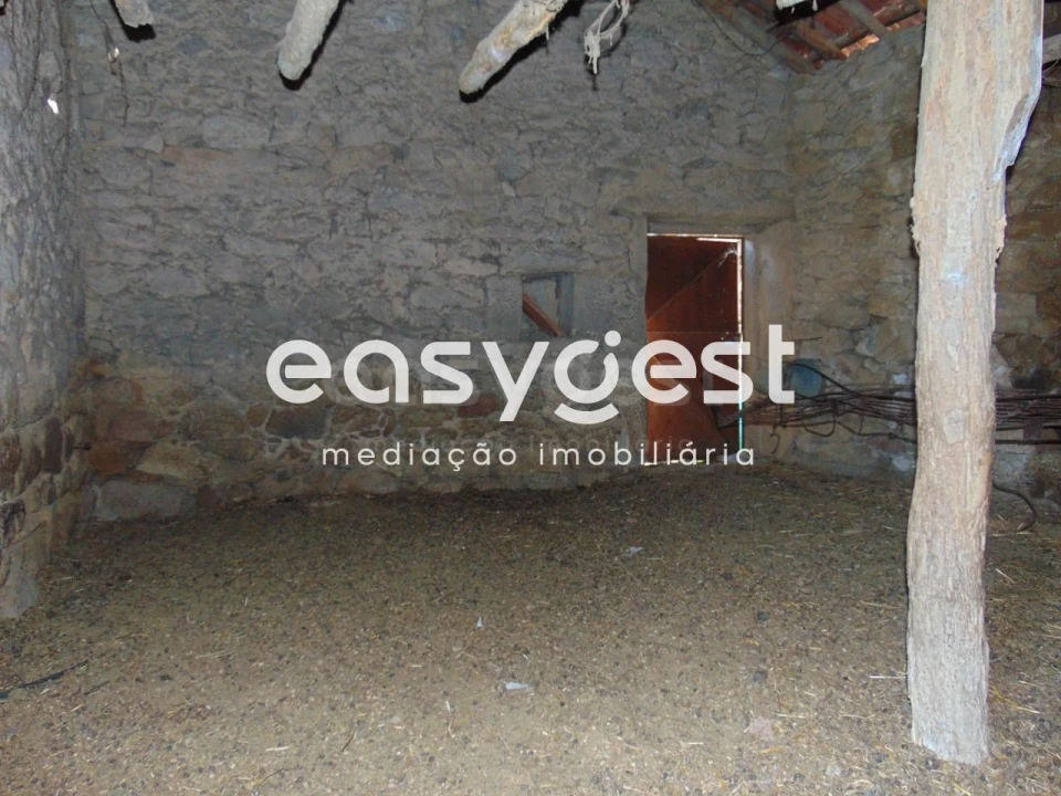 Armazém para Venda em Escalos de Cima e Lousa Foto 33