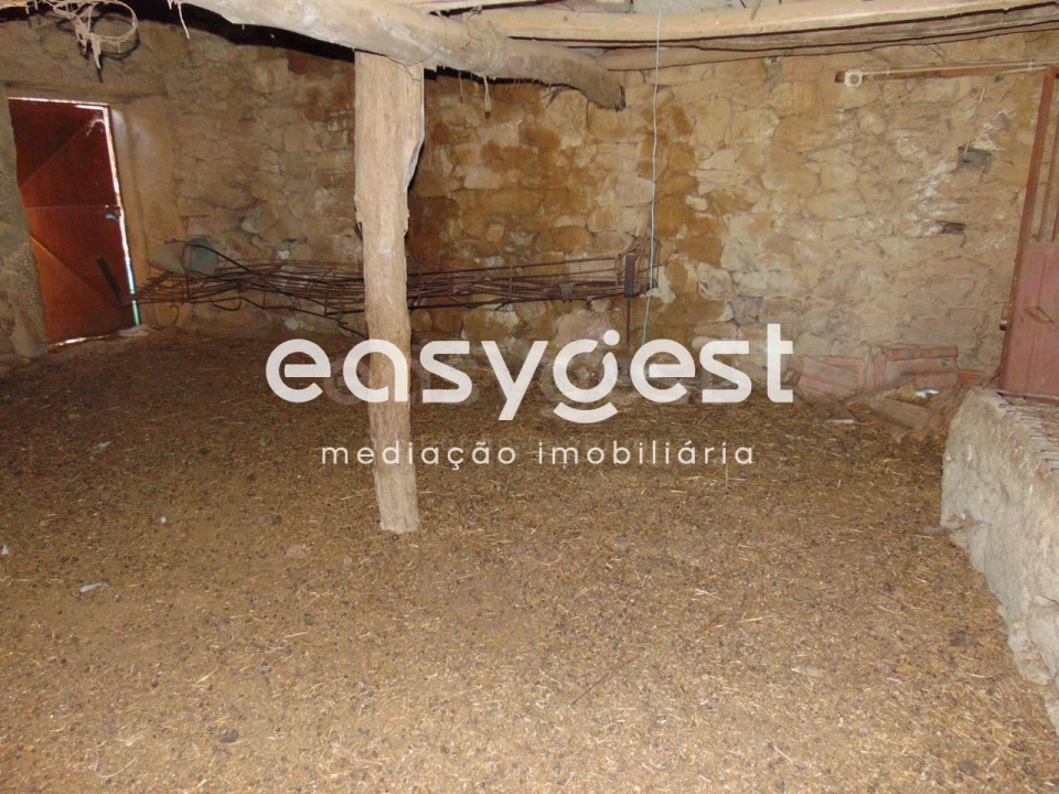 Armazém para Venda em Escalos de Cima e Lousa Foto 34