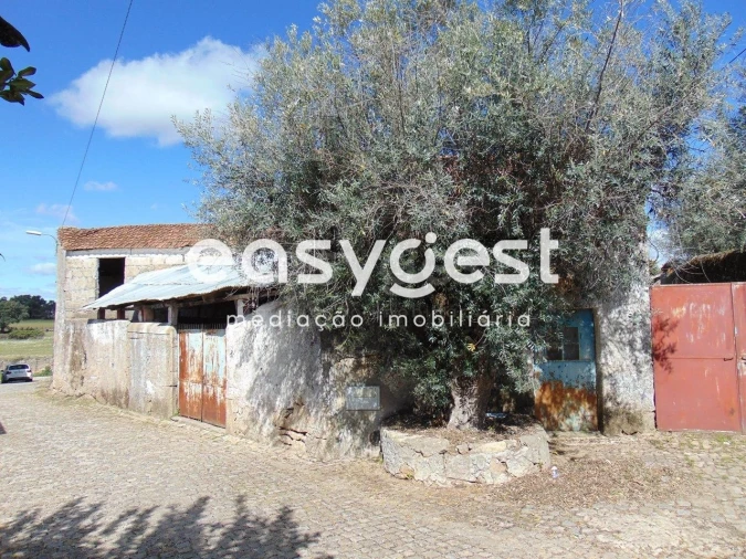 Armazém para Venda em Escalos de Cima e Lousa