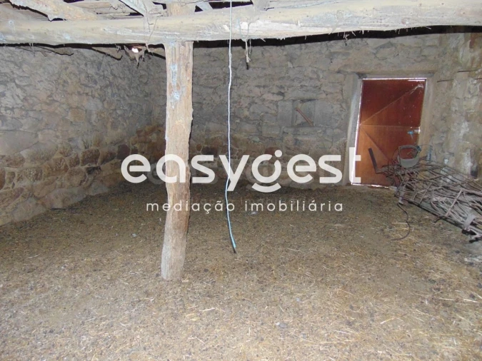 Armazém para Venda em Escalos de Cima e Lousa Foto 17