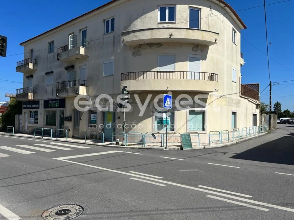 Loja para Venda em Maceira Foto 1