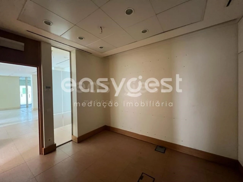 Loja para Venda em Maceira Foto 13