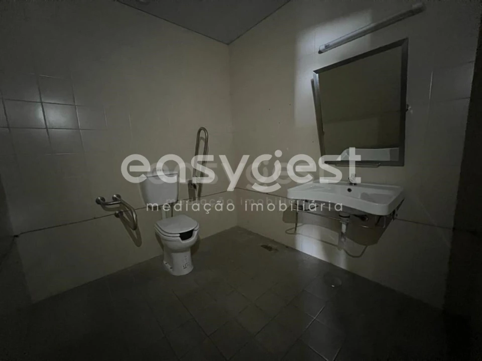 Loja para Venda em Maceira Foto 19