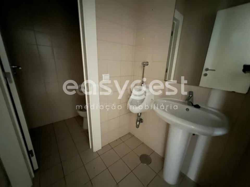 Loja para Venda em Maceira Foto 21