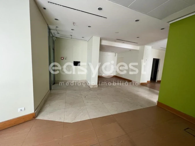 Loja para Venda em Maceira Foto 8