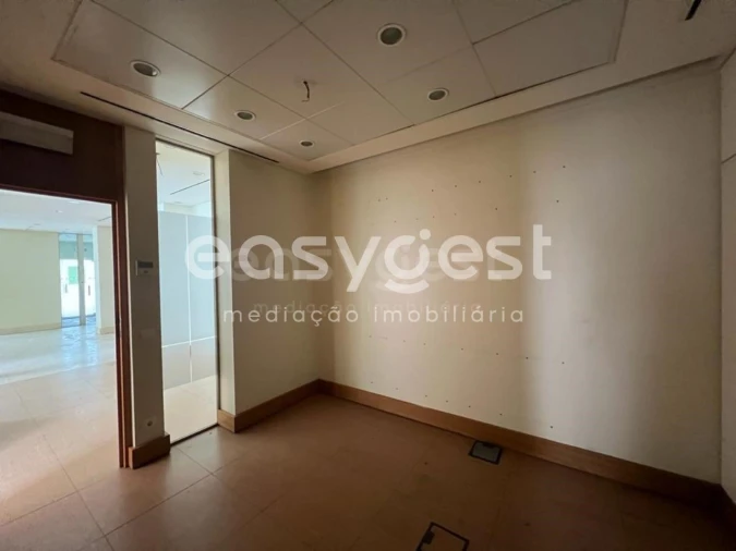 Loja para Venda em Maceira Foto 13