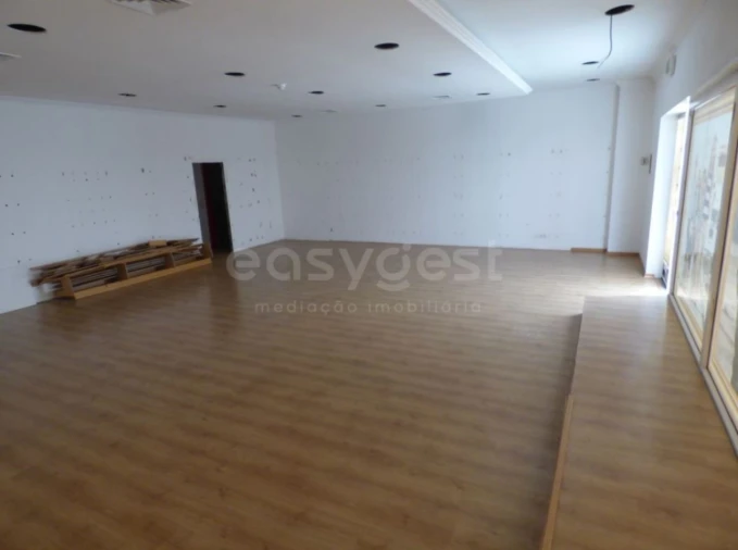 Loja para Venda em Colmeias e Memória Foto 6