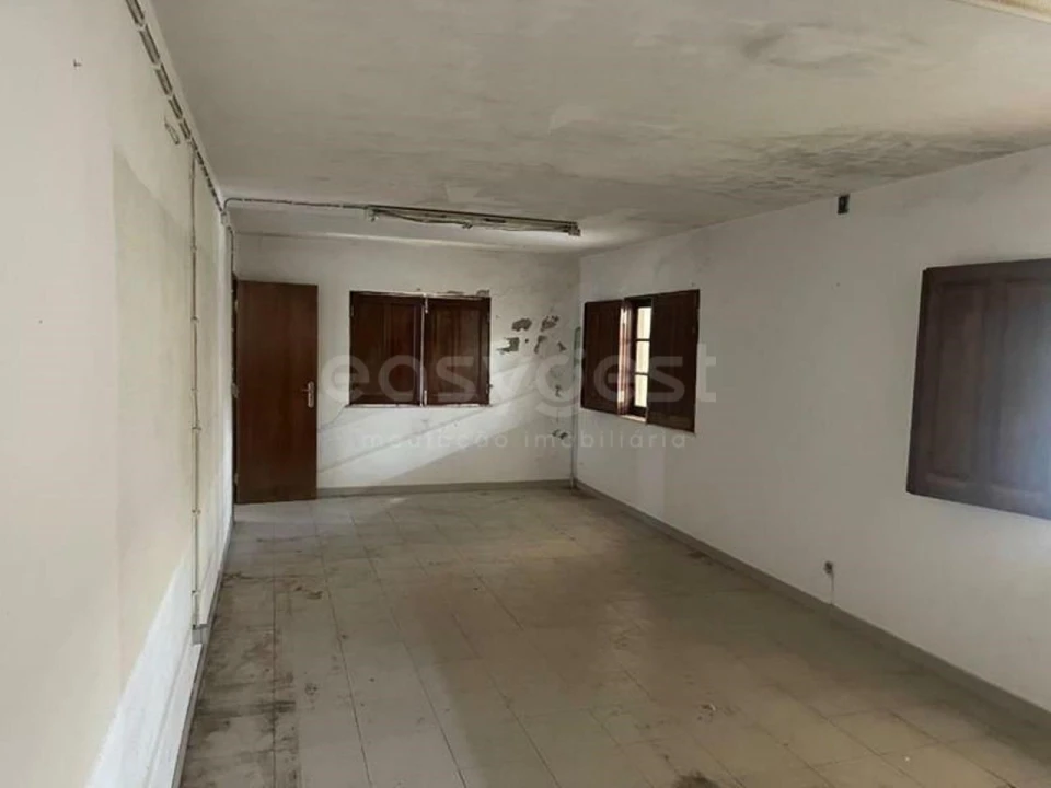 Armazém para Venda em Amiais de Baixo Foto 16