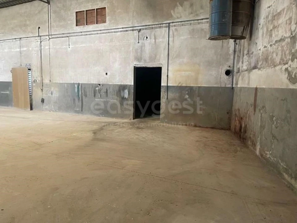 Armazém para Venda em Amiais de Baixo Foto 20