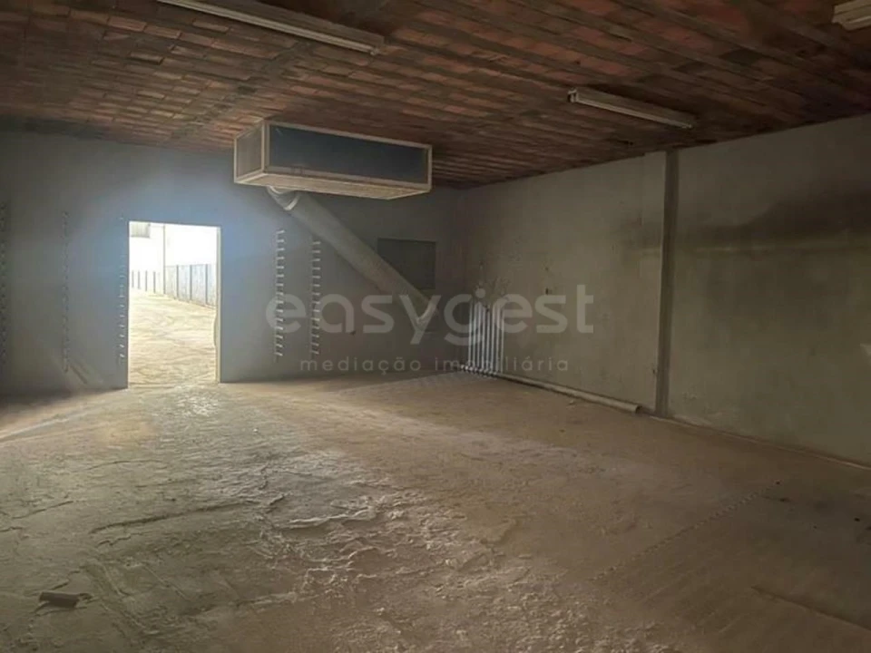 Armazém para Venda em Amiais de Baixo Foto 21