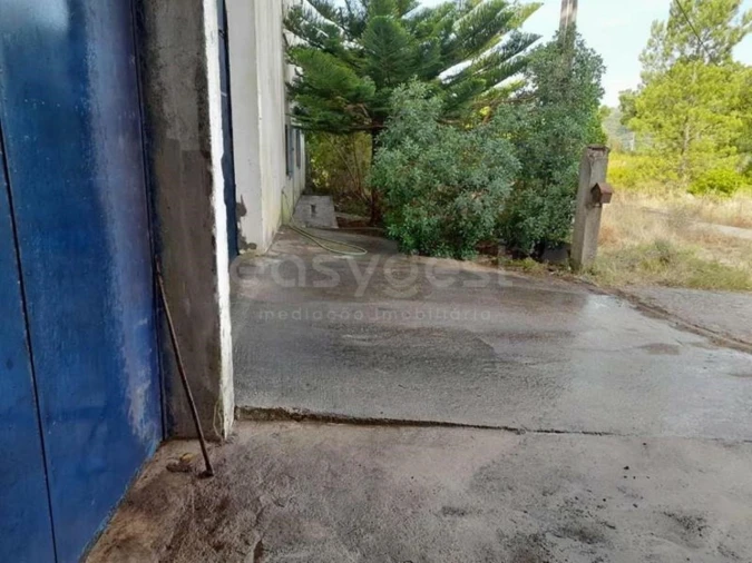 Armazém para Venda em Amiais de Baixo