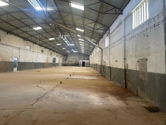 Armazém para Venda em Amiais de Baixo Foto 2