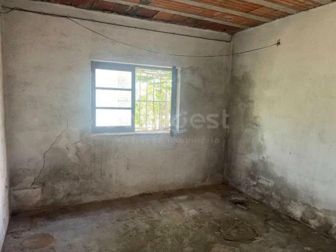 Armazém para Venda em Amiais de Baixo Foto 12