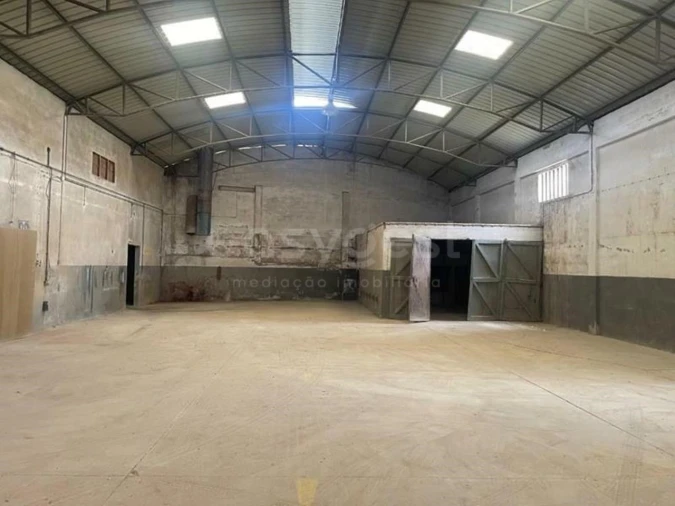 Armazém para Venda em Amiais de Baixo Foto 17