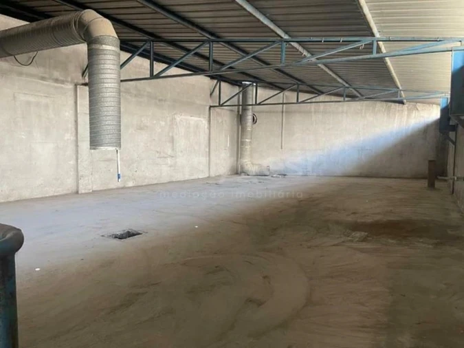 Armazém para Venda em Amiais de Baixo Foto 24