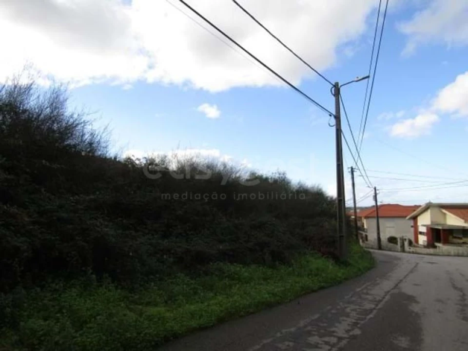 Terreno para Venda em Nogueira da Regedoura Foto 1