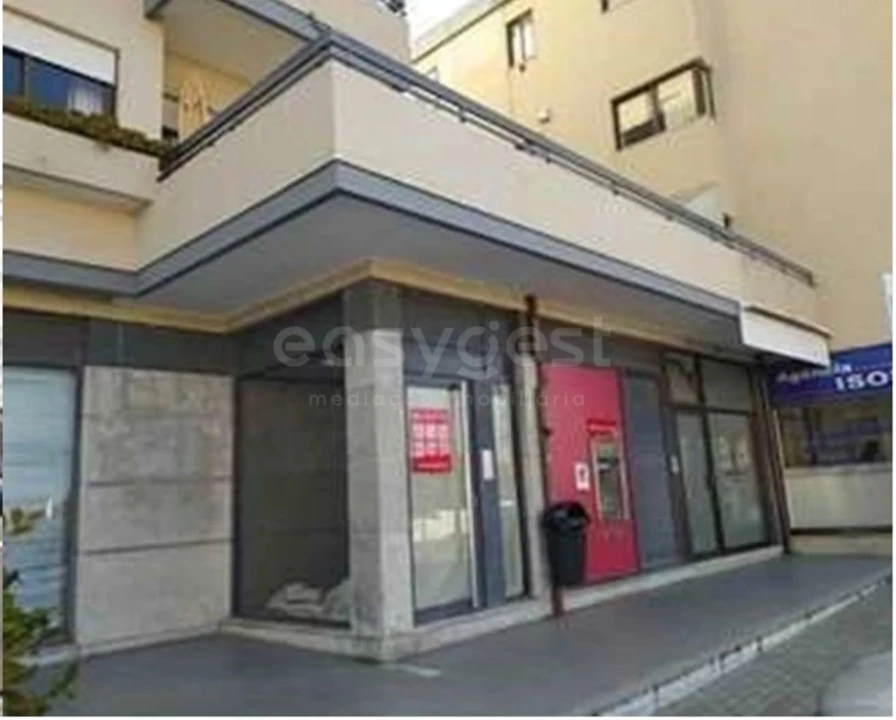 Loja para Venda em Paços de Brandão Foto 1