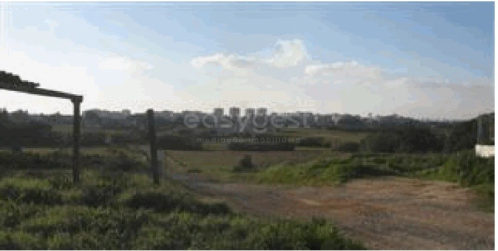 Terreno para Venda em Santo Antonio da Charneca Foto 2
