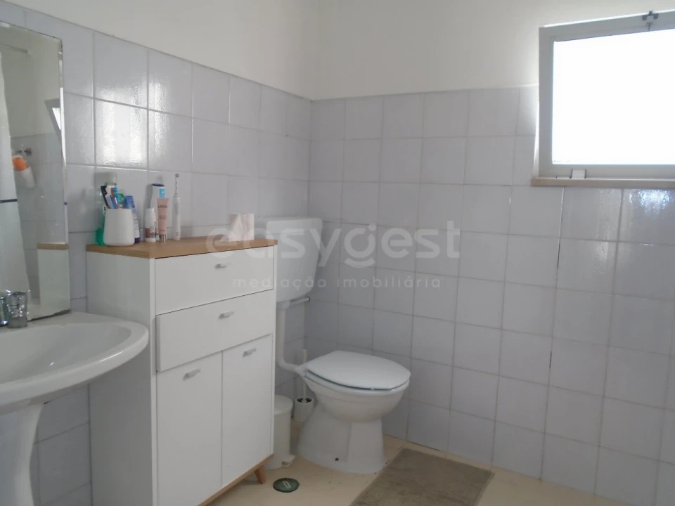 Moradia T2 para Venda em Turquel Foto 9