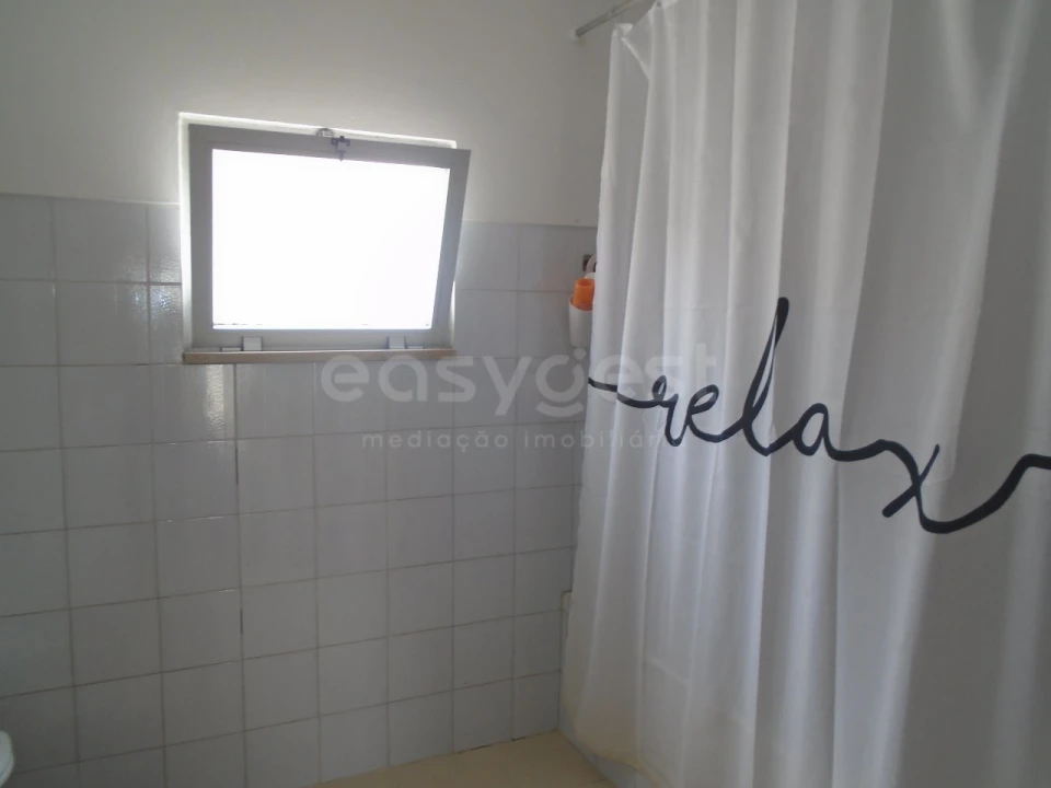 Moradia T2 para Venda em Turquel Foto 10