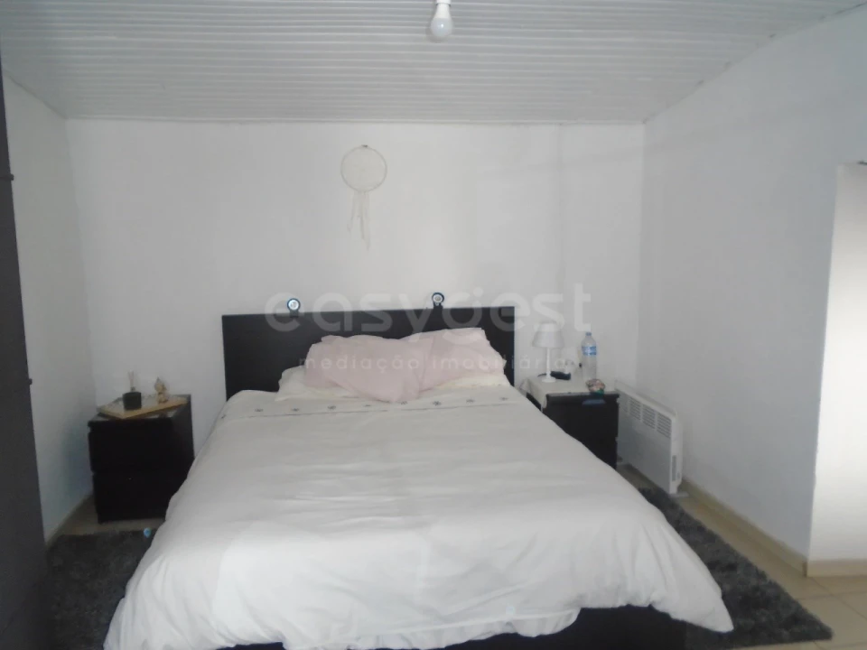 Moradia T2 para Venda em Turquel Foto 11