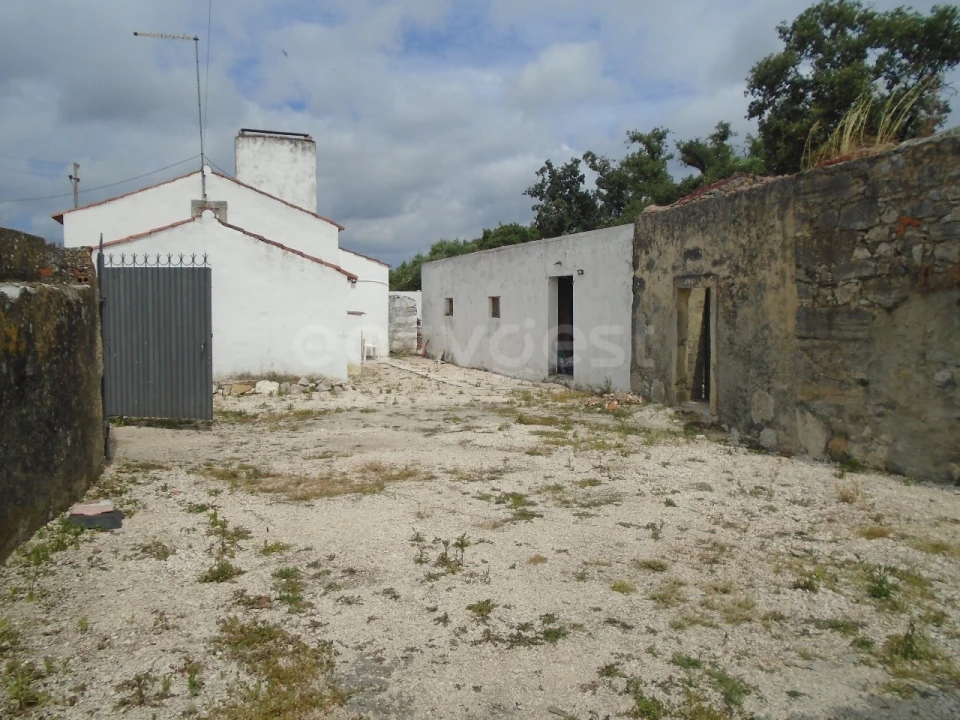 Moradia T2 para Venda em Turquel Foto 15