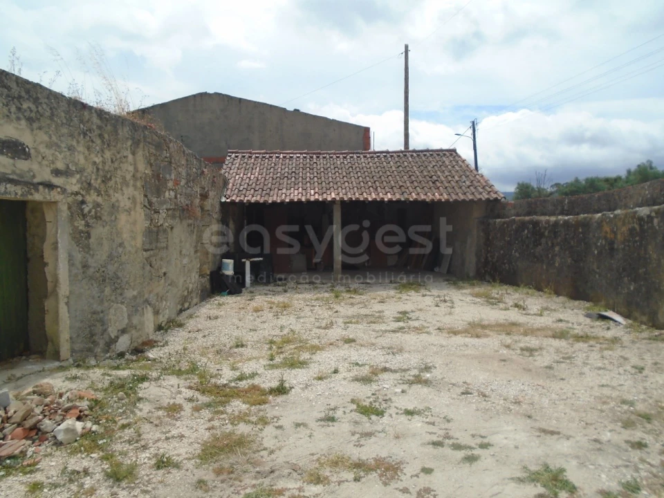 Moradia T2 para Venda em Turquel Foto 16