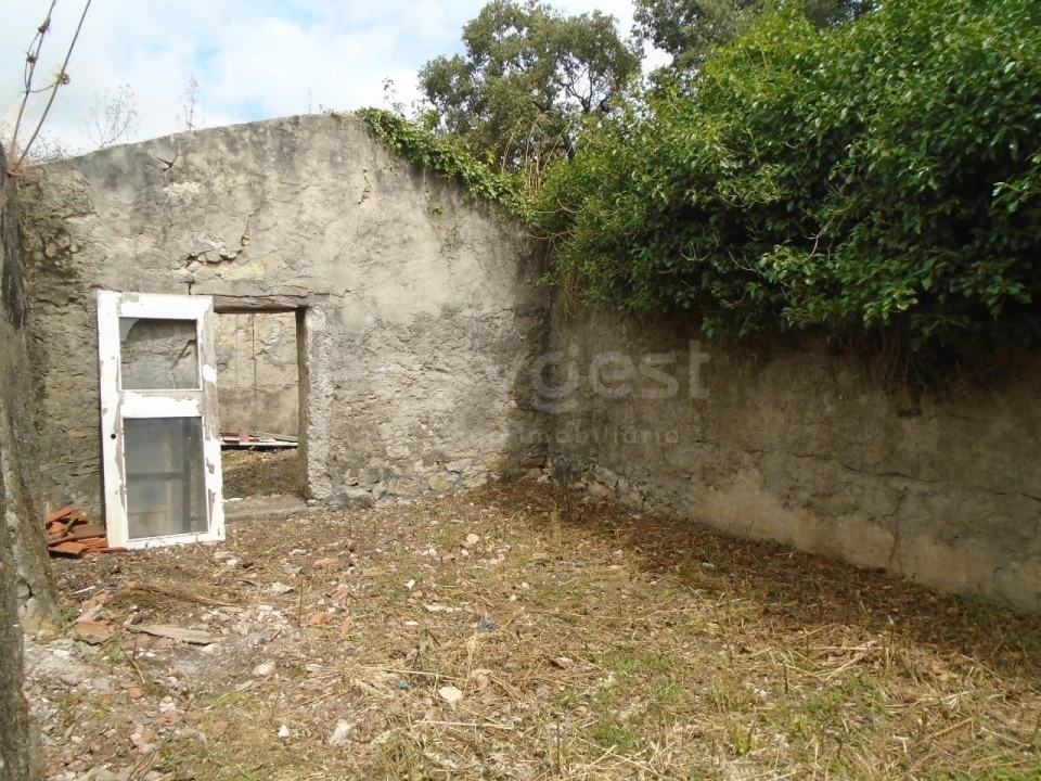 Moradia T2 para Venda em Turquel Foto 18