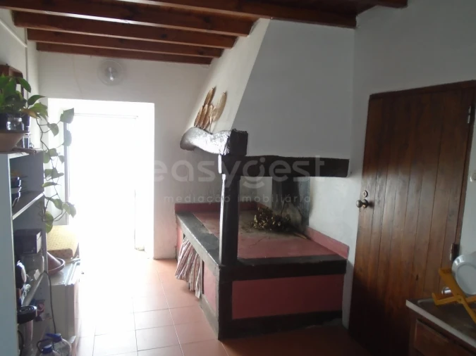 Moradia T2 para Venda em Turquel Foto 3