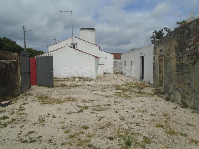 Moradia T2 para Venda em Turquel Foto 14