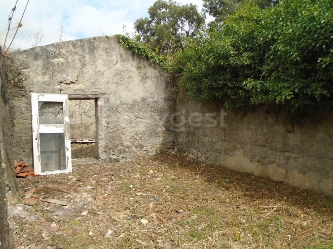 Moradia T2 para Venda em Turquel Foto 18