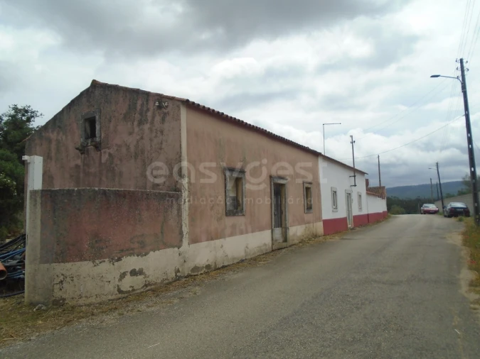 Moradia T2 para Venda em Turquel Foto 23